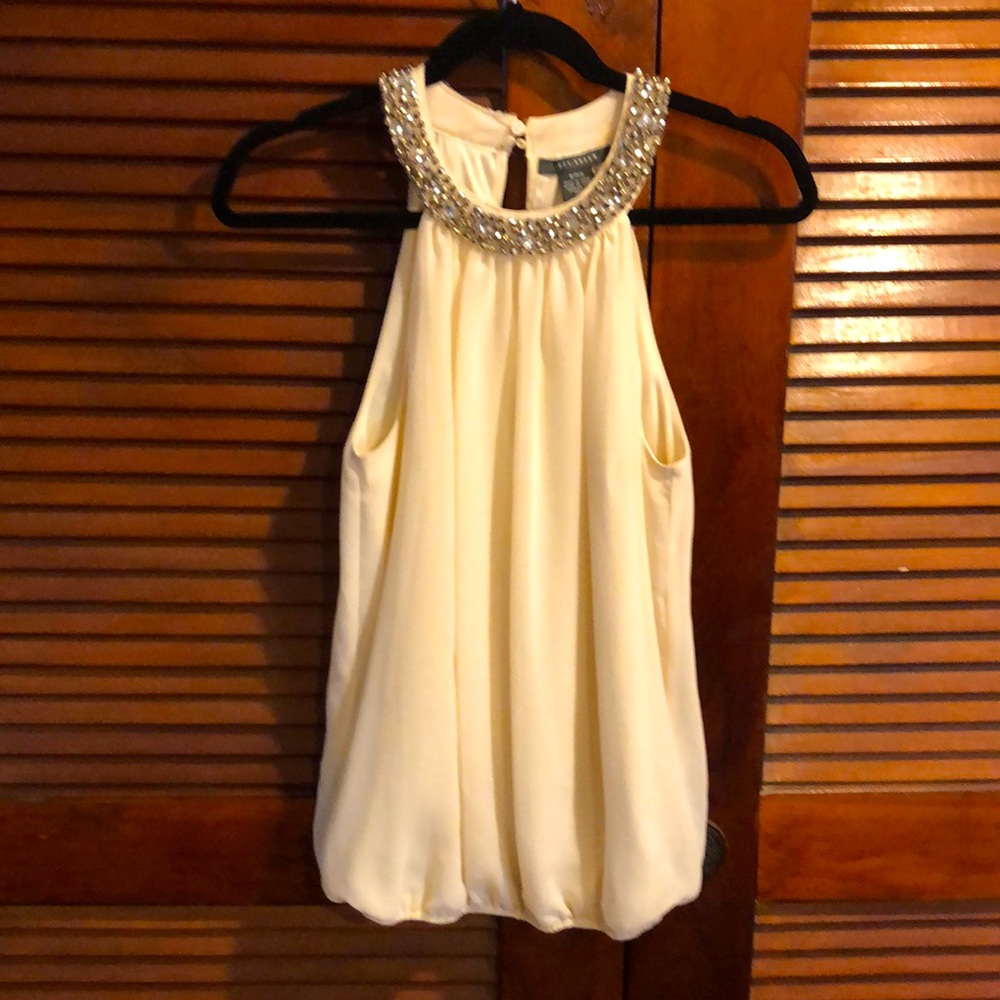 Sleeveless blouse